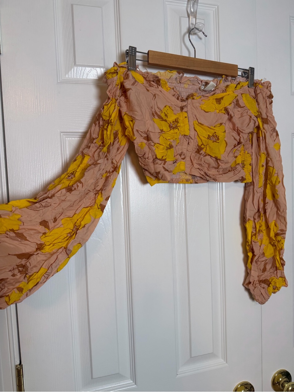 NWT! Women’s Yellow Floral Off-Shoulder Crop Top